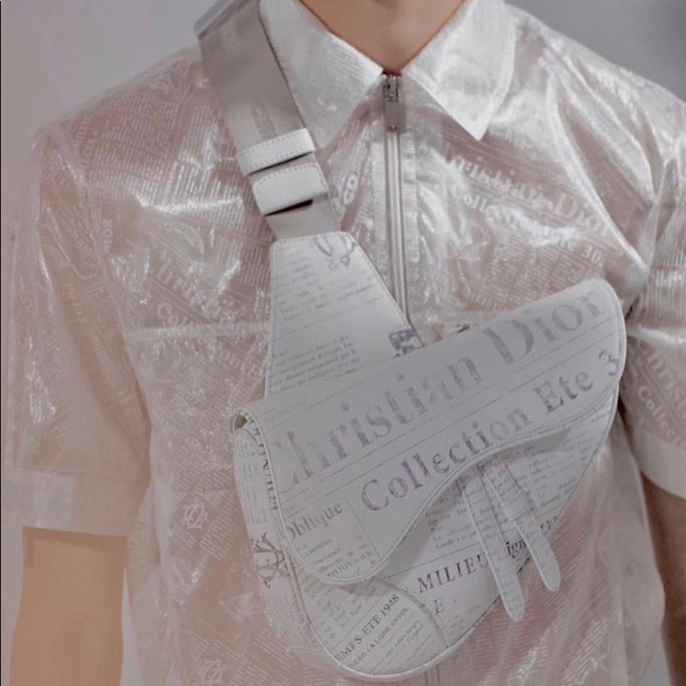 Dior 2020 Limited Newspaper Print Saddle Bag - Picture 2 of 7